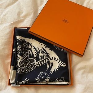 Hermes les Guepards silk scarf